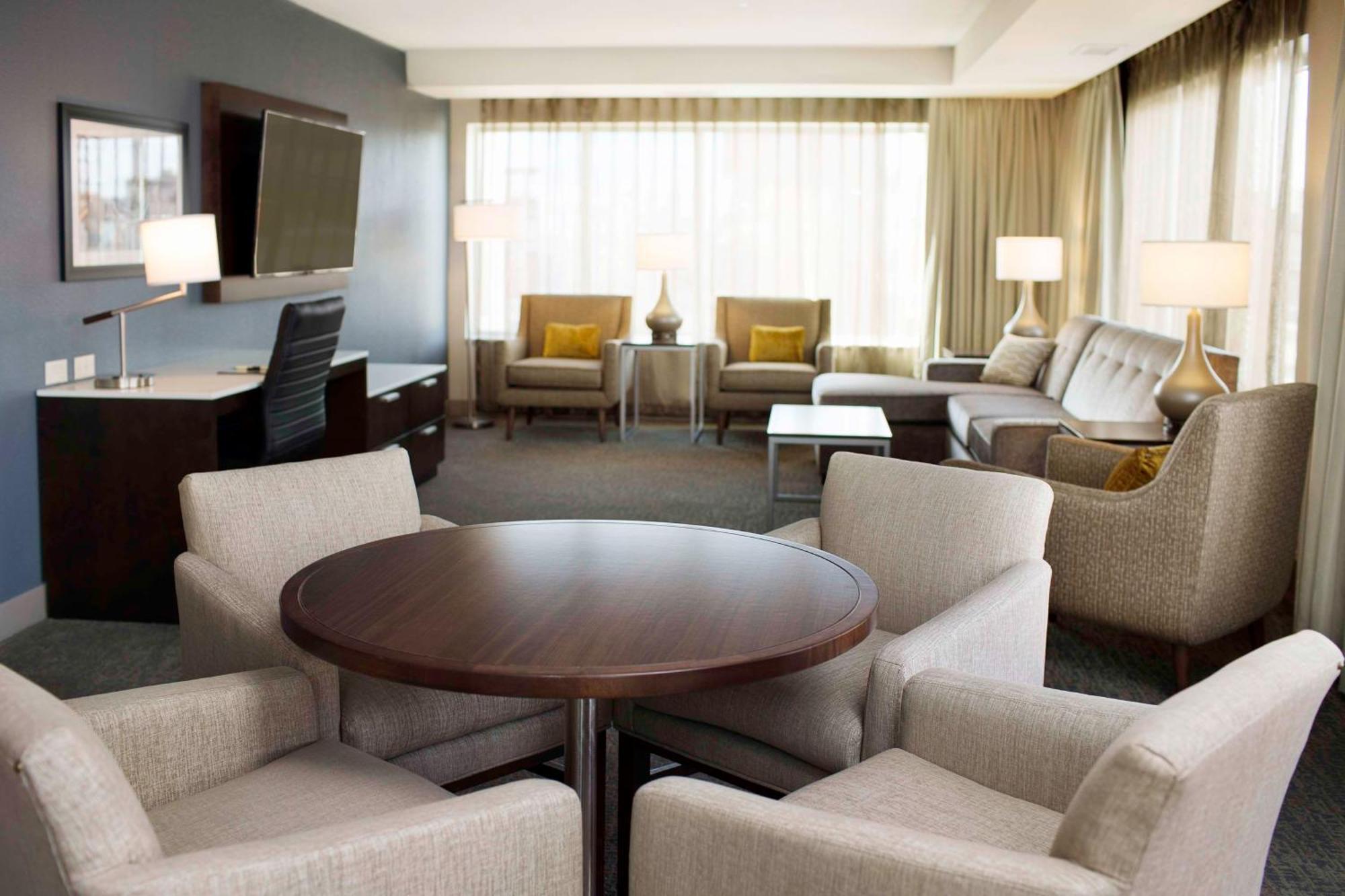 ดับเบิลทรี บาย ฮิลตัน มินเนอาโปลิส ยูนิเวอร์ซิตี้ แอเรีย Hotel มินนีแอโพลิส ภายนอก รูปภาพ