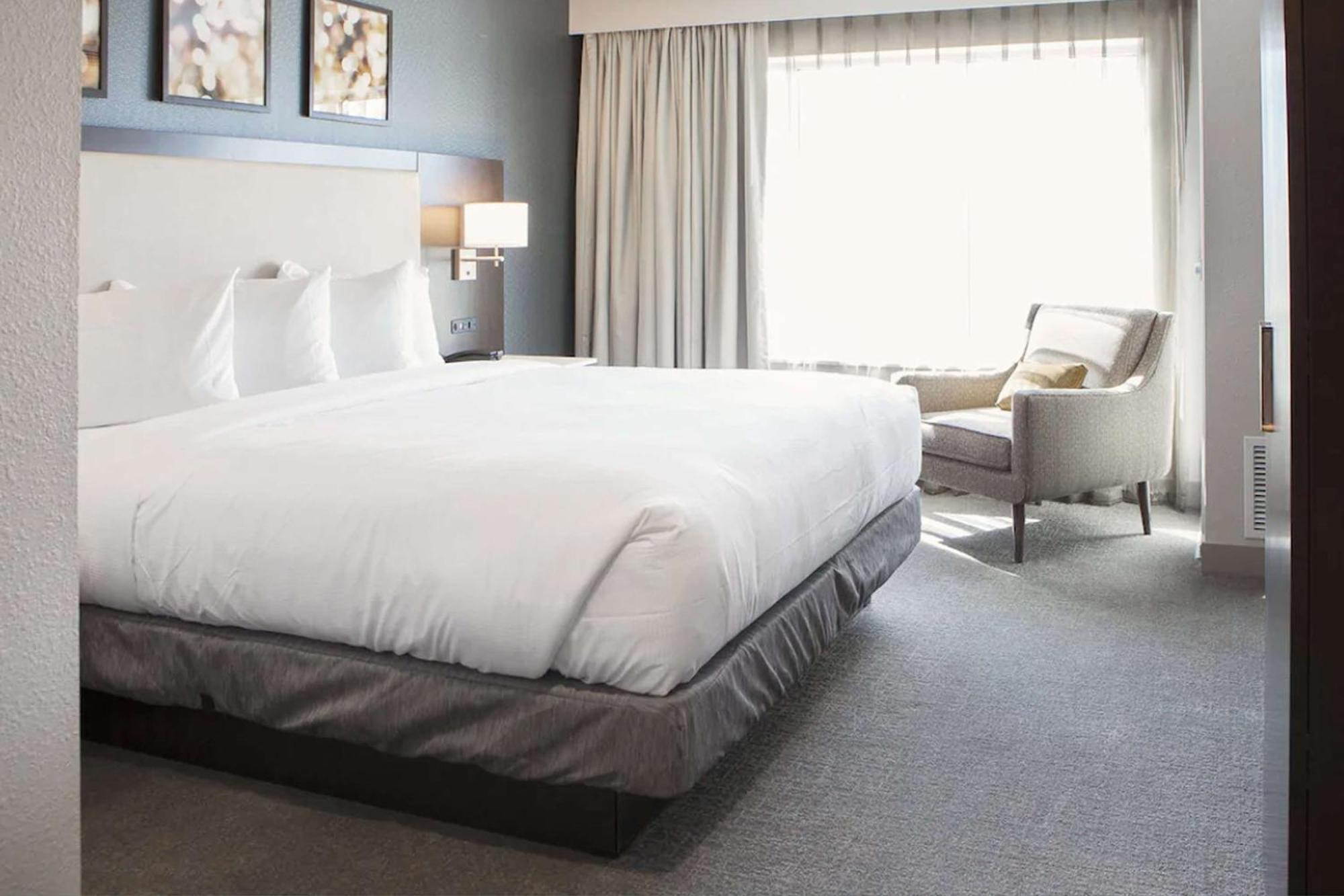 ดับเบิลทรี บาย ฮิลตัน มินเนอาโปลิส ยูนิเวอร์ซิตี้ แอเรีย Hotel มินนีแอโพลิส ภายนอก รูปภาพ